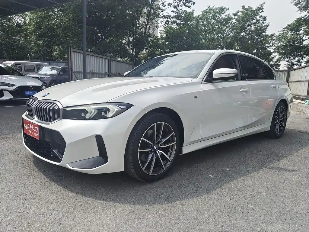 BMW 3 Series 2023 — фото 1
