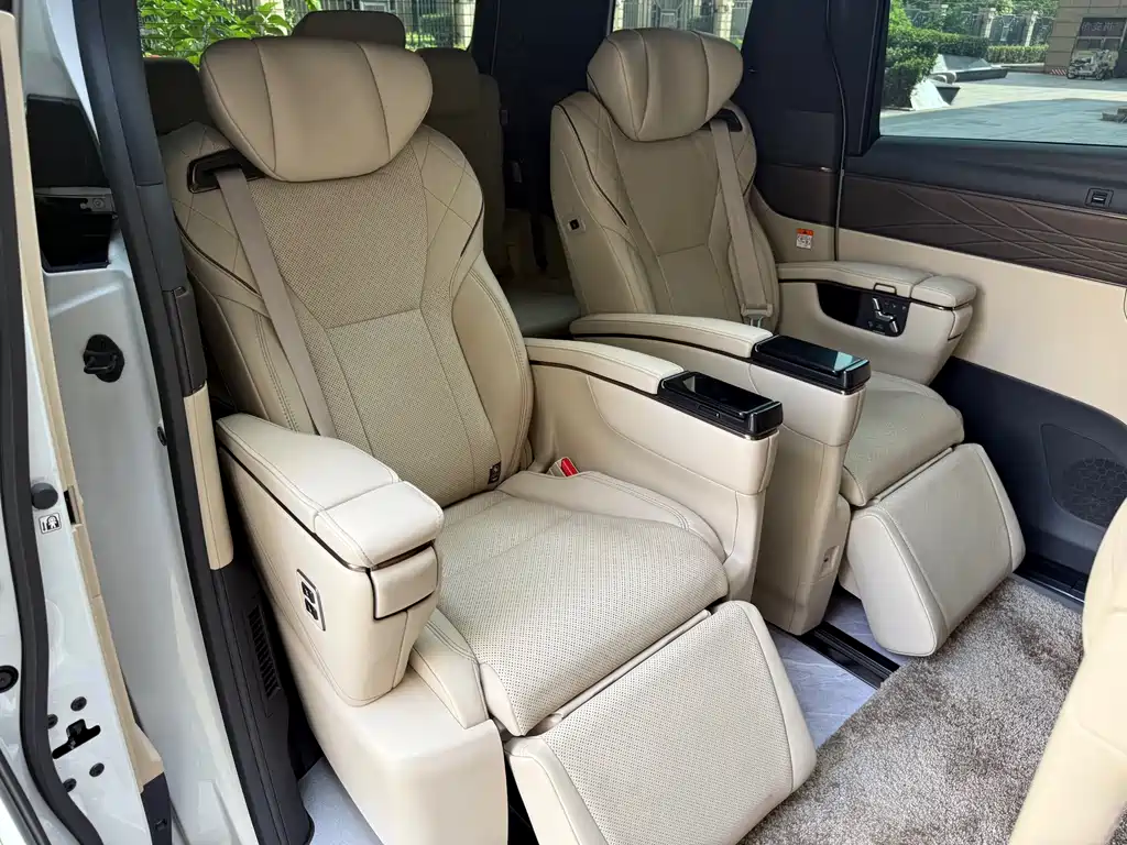 Toyota Vellfire 2025 — фото 11