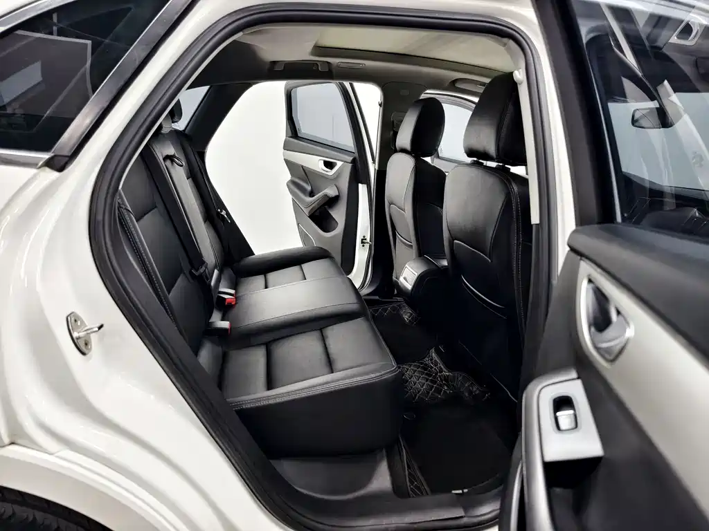 Zotye SR7 2017 — фото 16