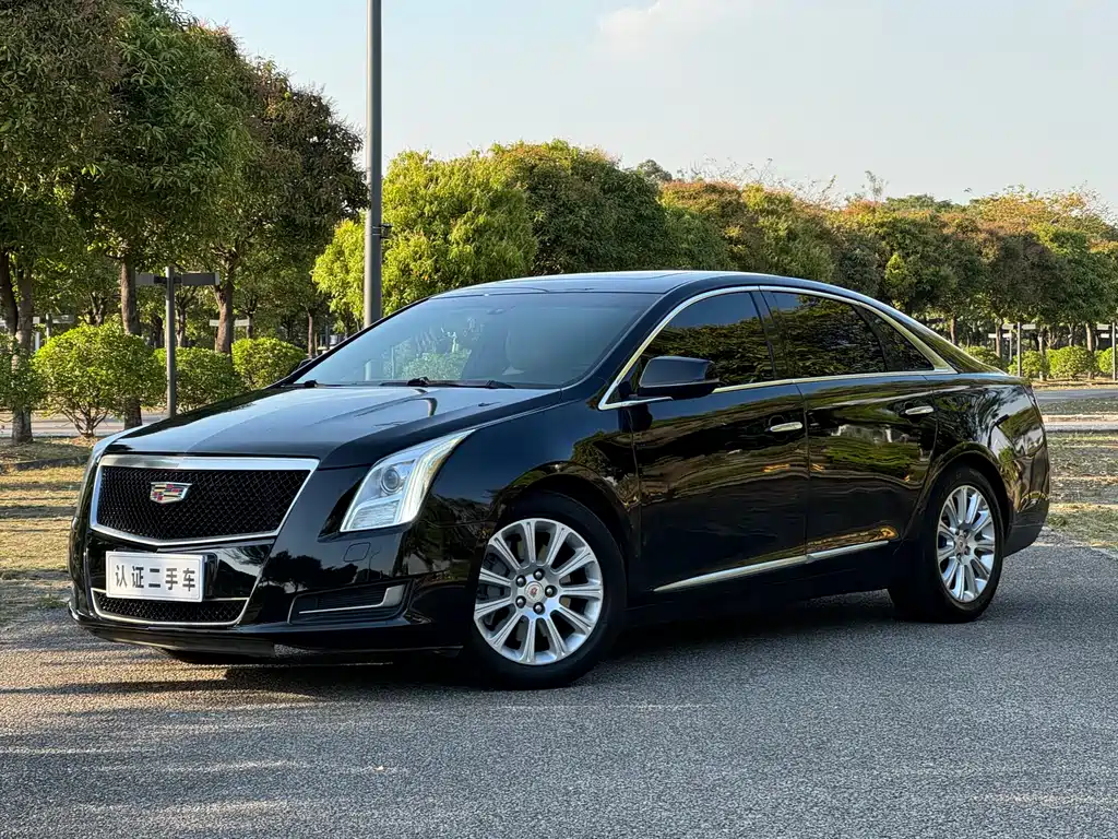 Cadillac XTS 2013 — фото 1