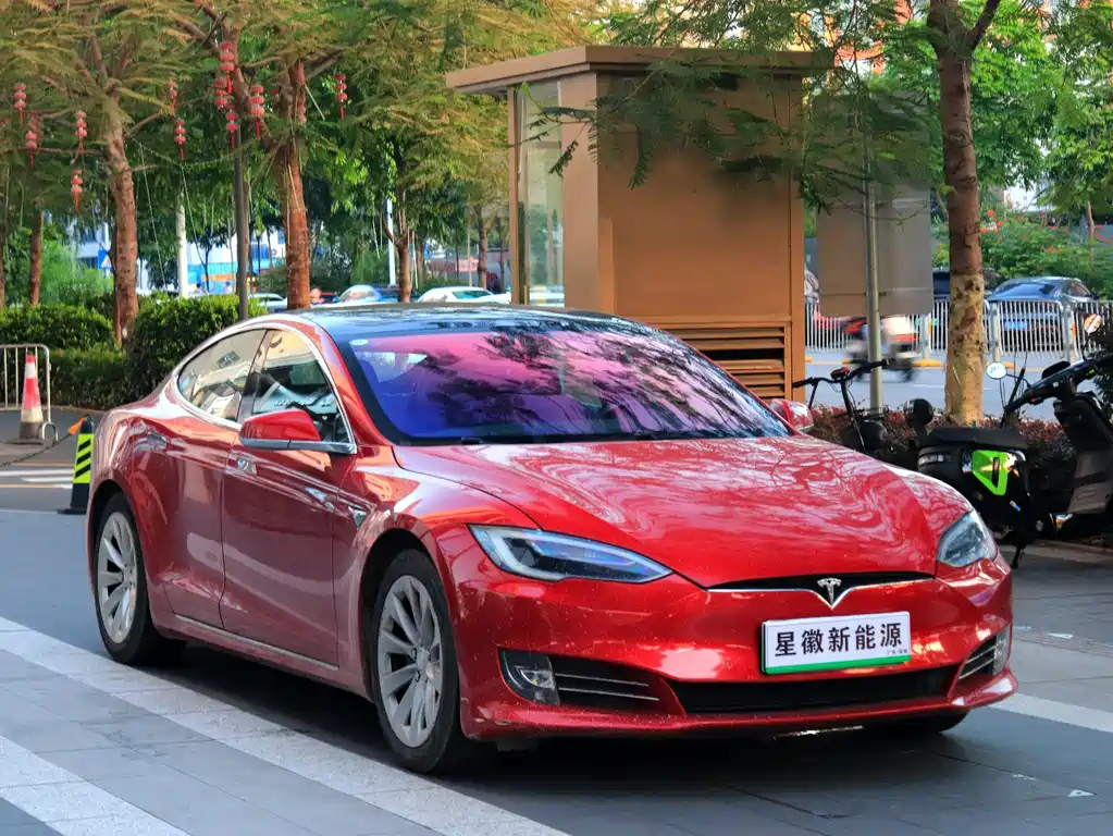 Tesla Model S 2018 — фото 3