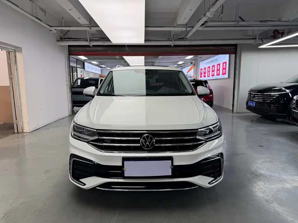 Volkswagen Tiguan L 2023