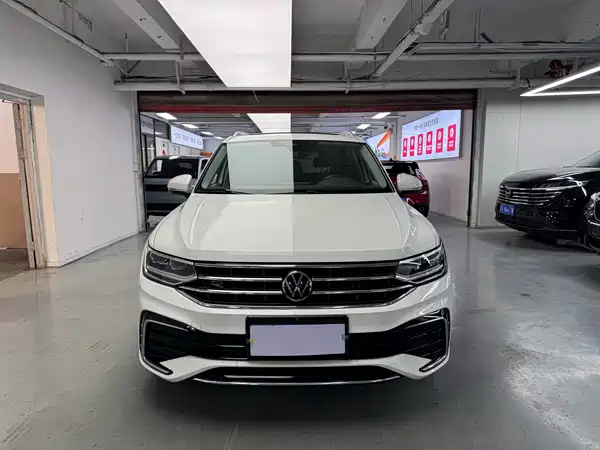 Volkswagen Tiguan L 2023