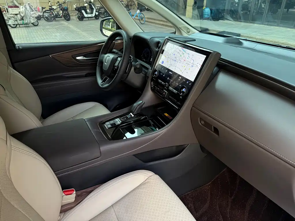 Toyota Vellfire 2025 — фото 9