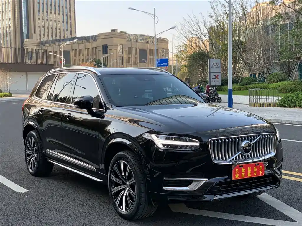 Volvo XC90 2022 — фото 3