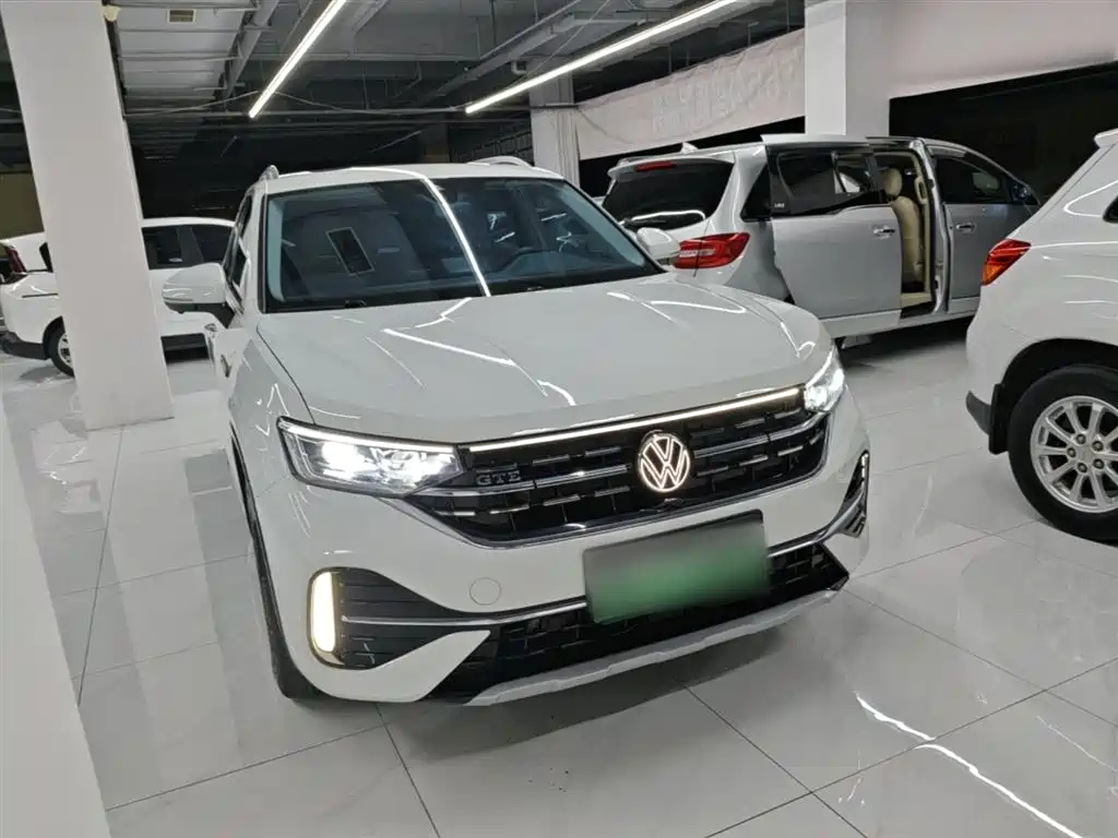 Volkswagen GTE PHEV 2023 — фото 4