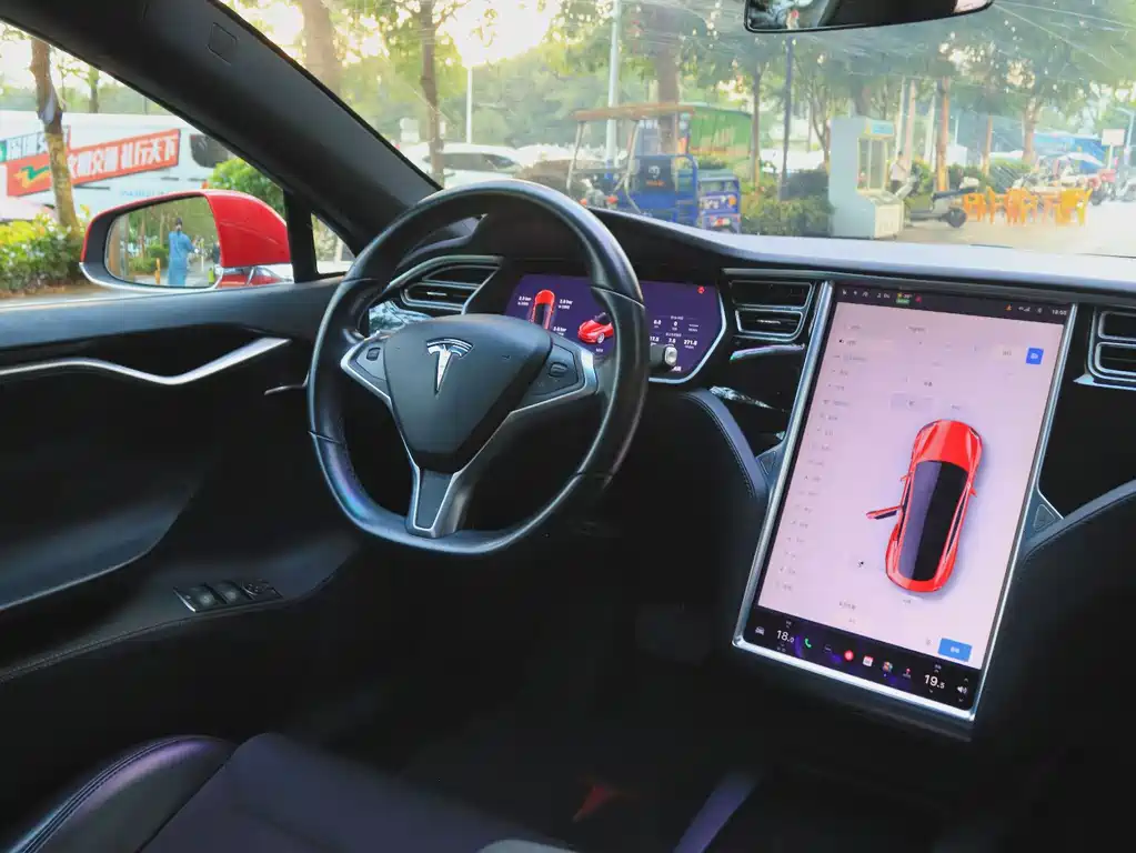 Tesla Model S 2018 — фото 8