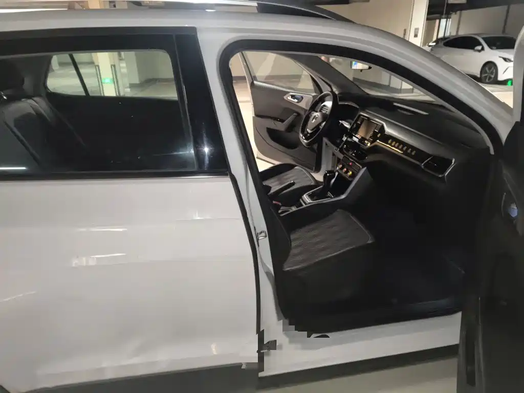 Volkswagen T-Cross 2019 — фото 19