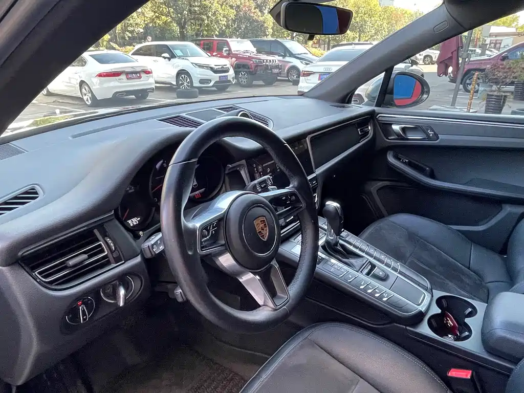 Porsche Macan 2019 — фото 9