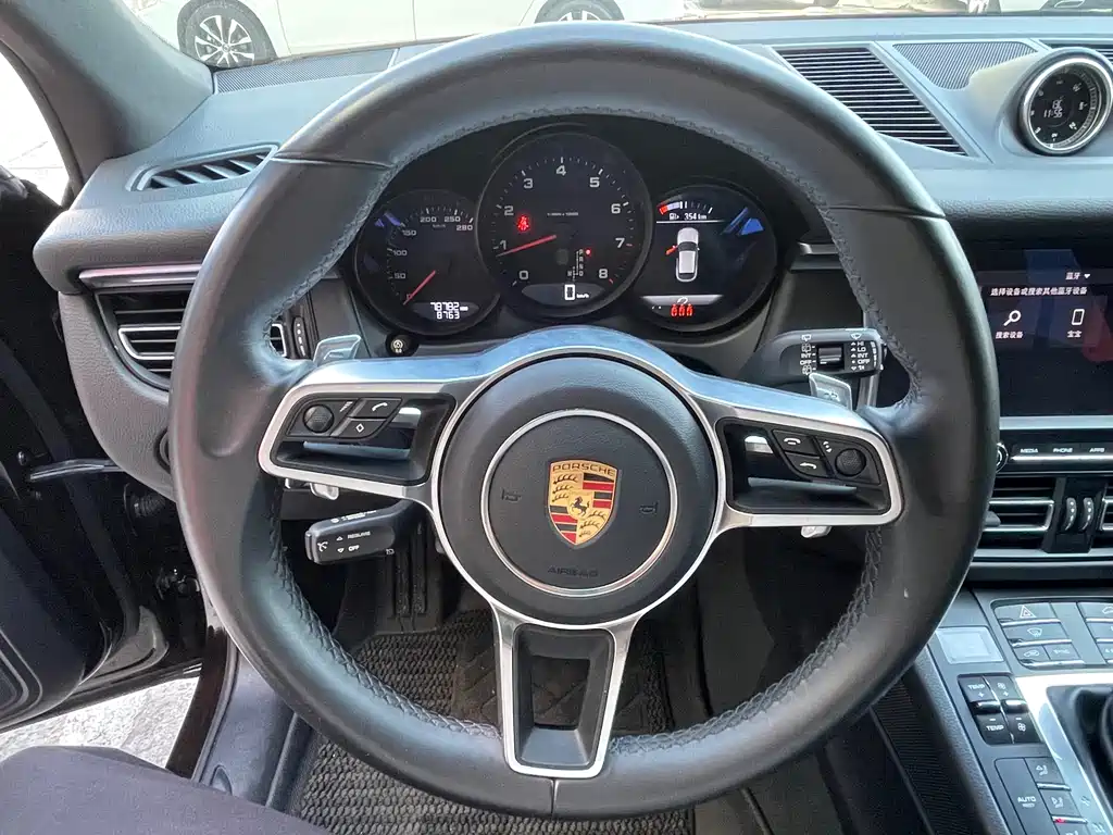Porsche Macan 2019 — фото 14
