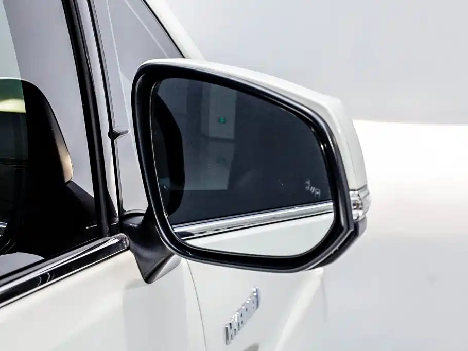 Toyota Vellfire 2021 — фото 32