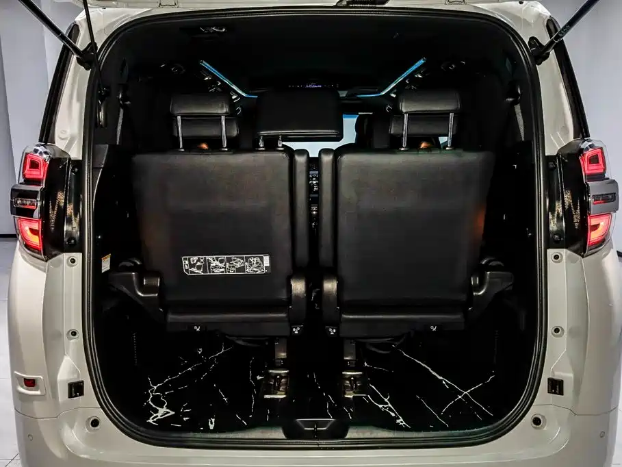 Toyota Vellfire 2021 — фото 6