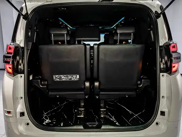 Toyota Vellfire 2021