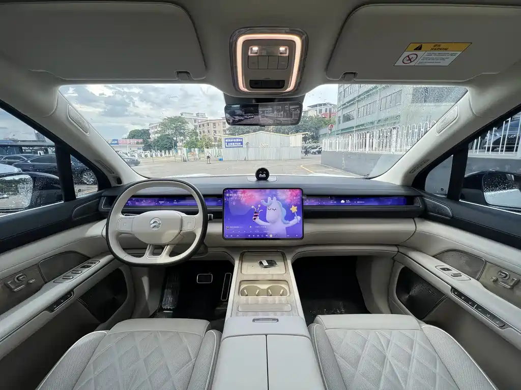 NIO ES8 2025