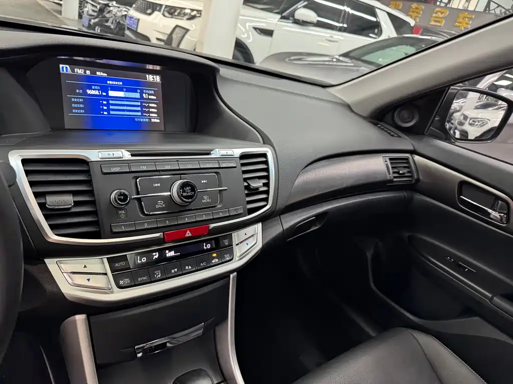 Honda Accord 2015 — фото 13