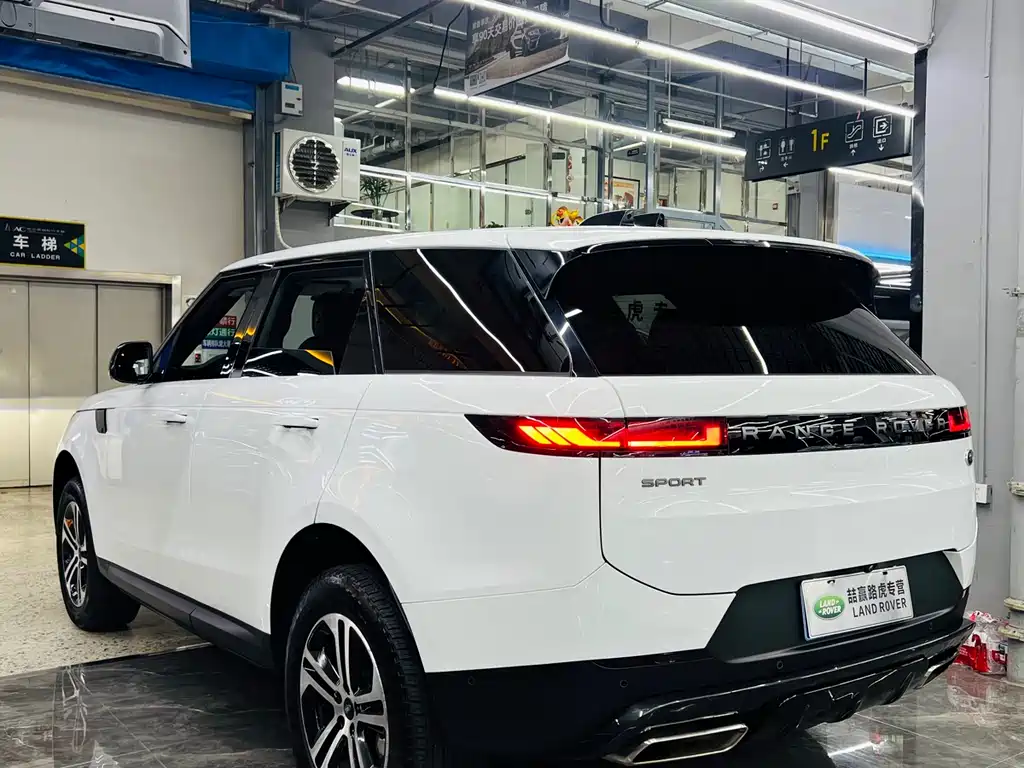 Land Rover Sport 2023