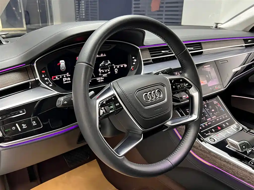 Audi A8 2021 — фото 8