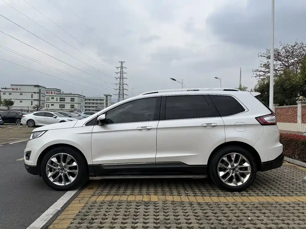 Ford Edge 2017 — фото 4