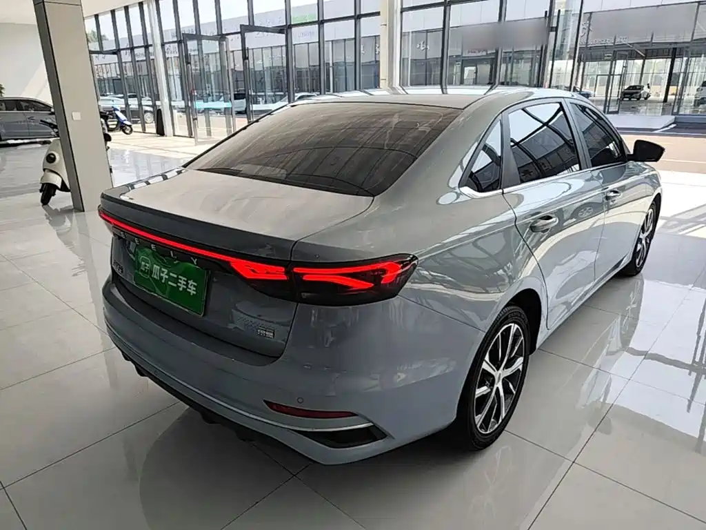 Geely Emgrand 2023