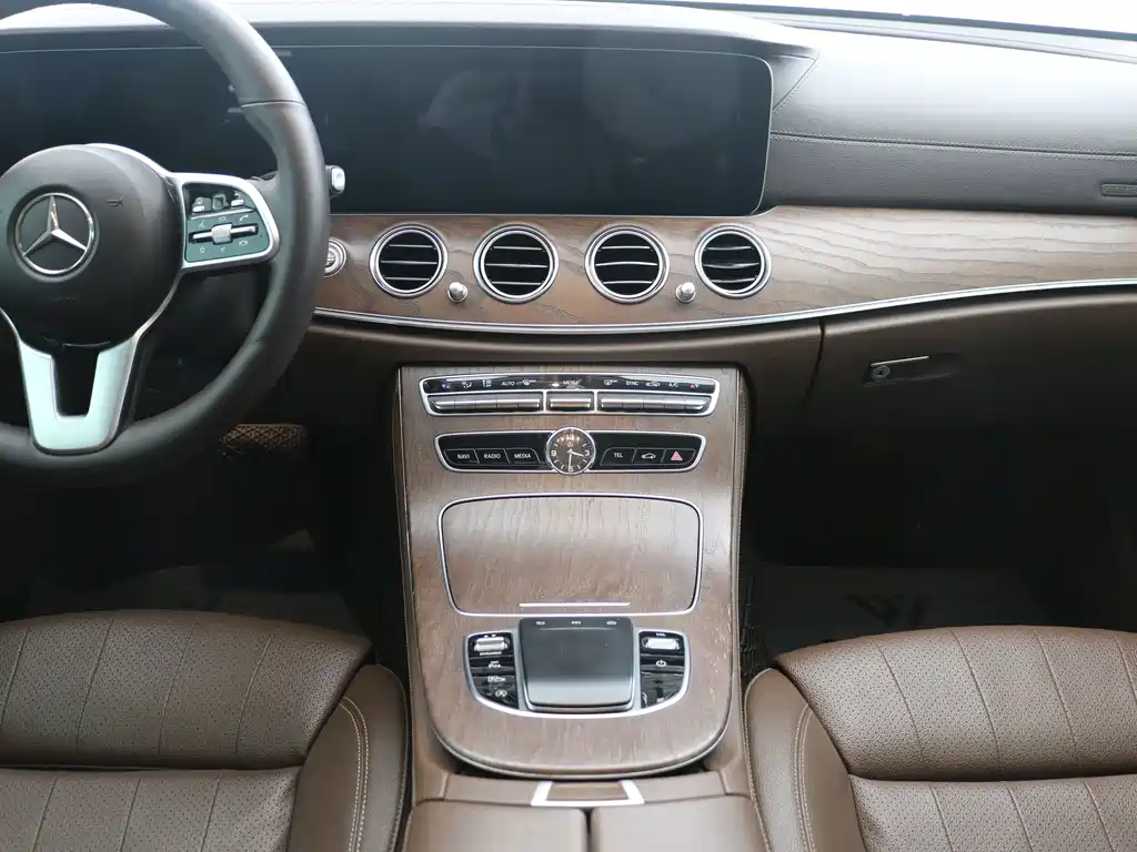 Mercedes-Benz E-Class 2018 — фото 8
