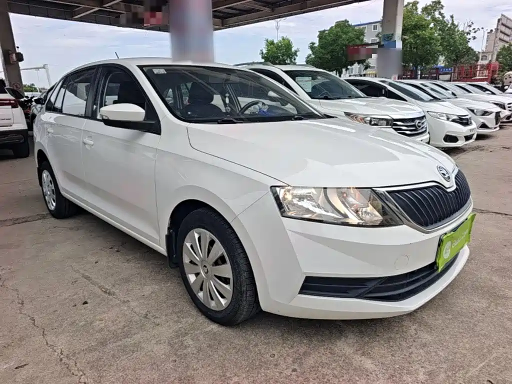 Skoda Rapid Spaceback 2019 — фото 4
