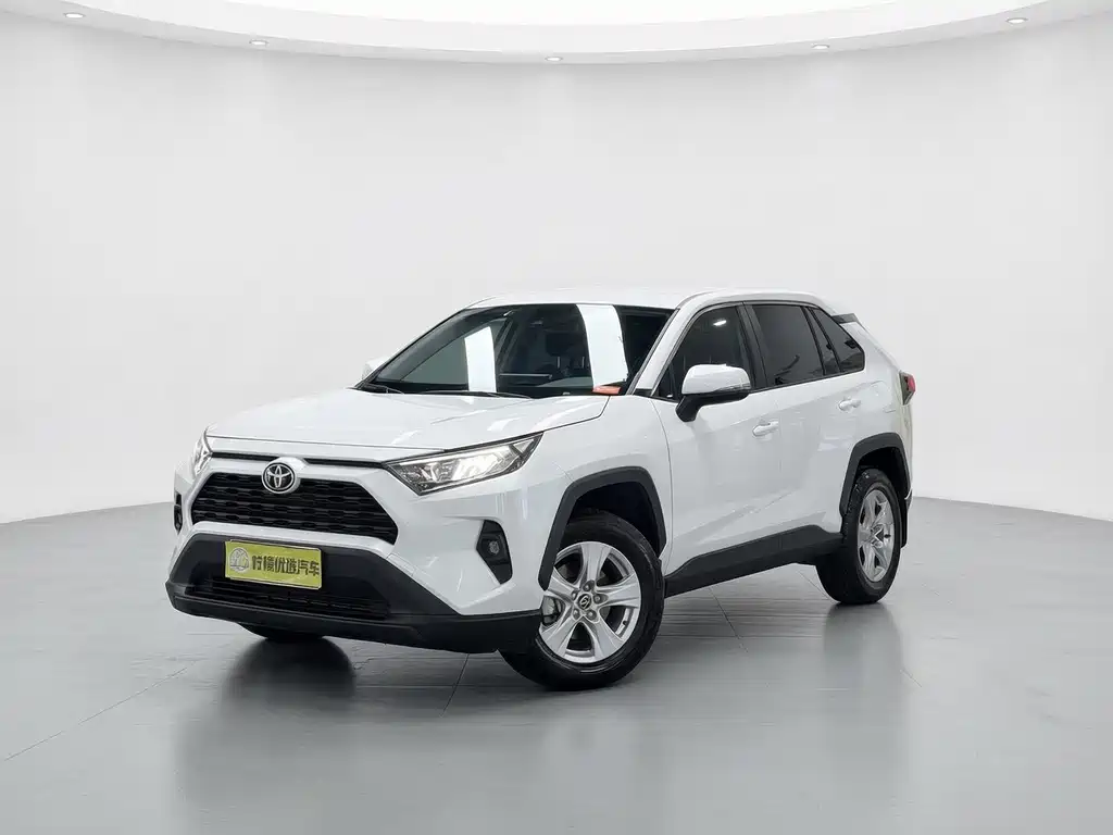 Toyota RAV4 2024 — фото 1