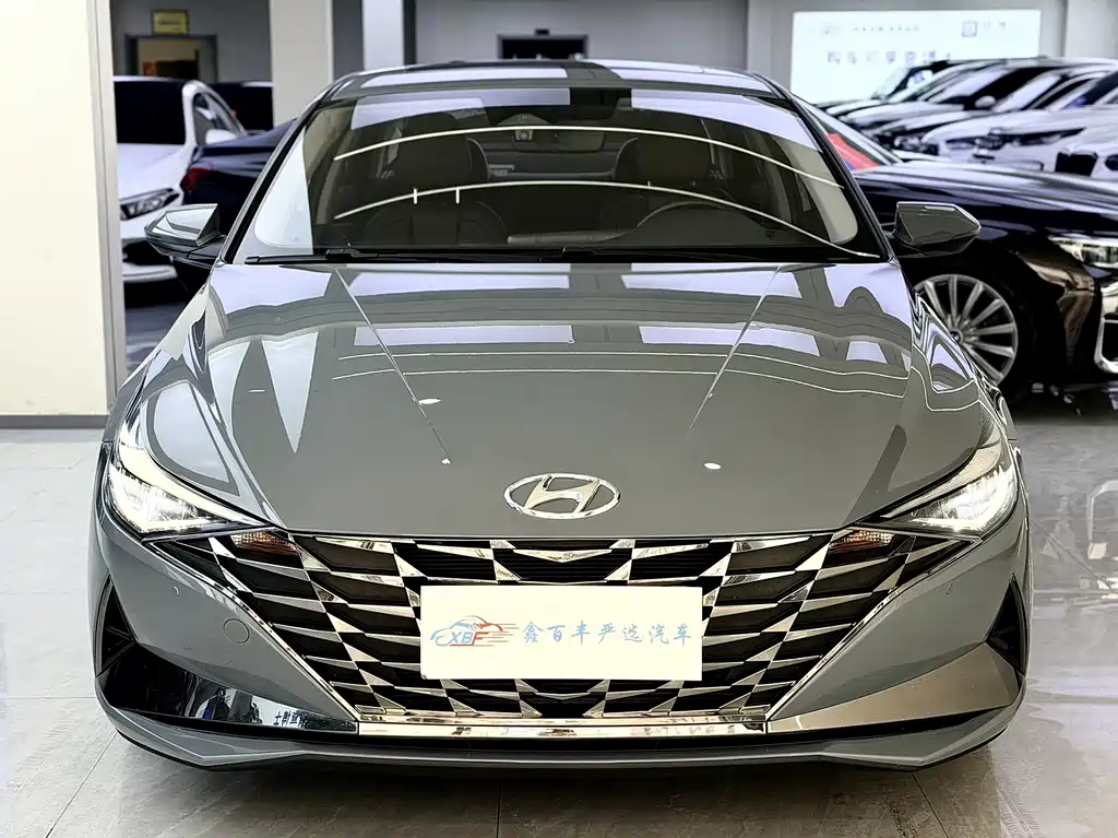 Hyundai Elantra 2022