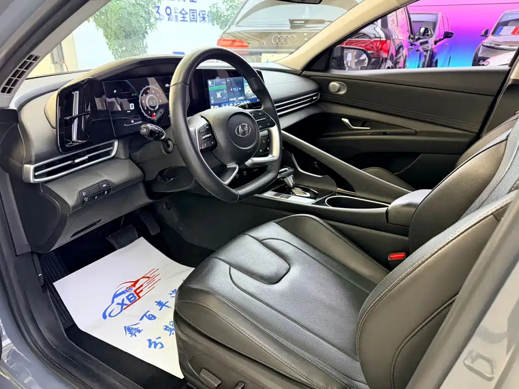 Hyundai Elantra 2022