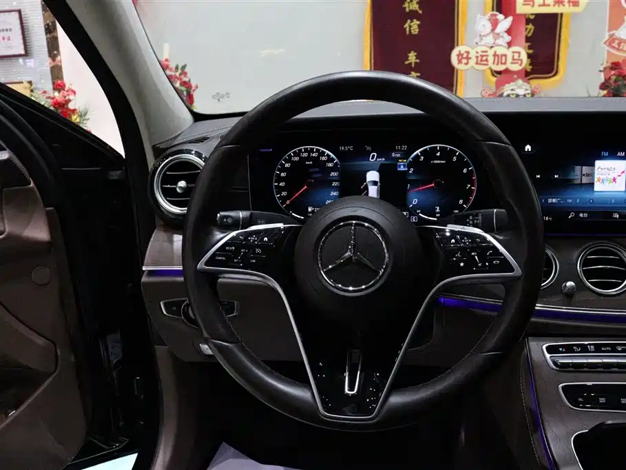 Mercedes-Benz E-Class 2023 — фото 13