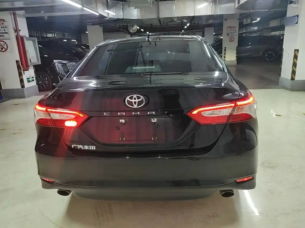 Toyota Camry 2023 — фото 6