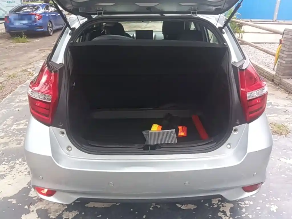 Toyota Yaris L 2016 — фото 19