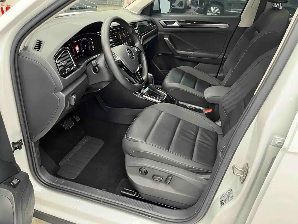Volkswagen T-Roc 2022 — фото 10