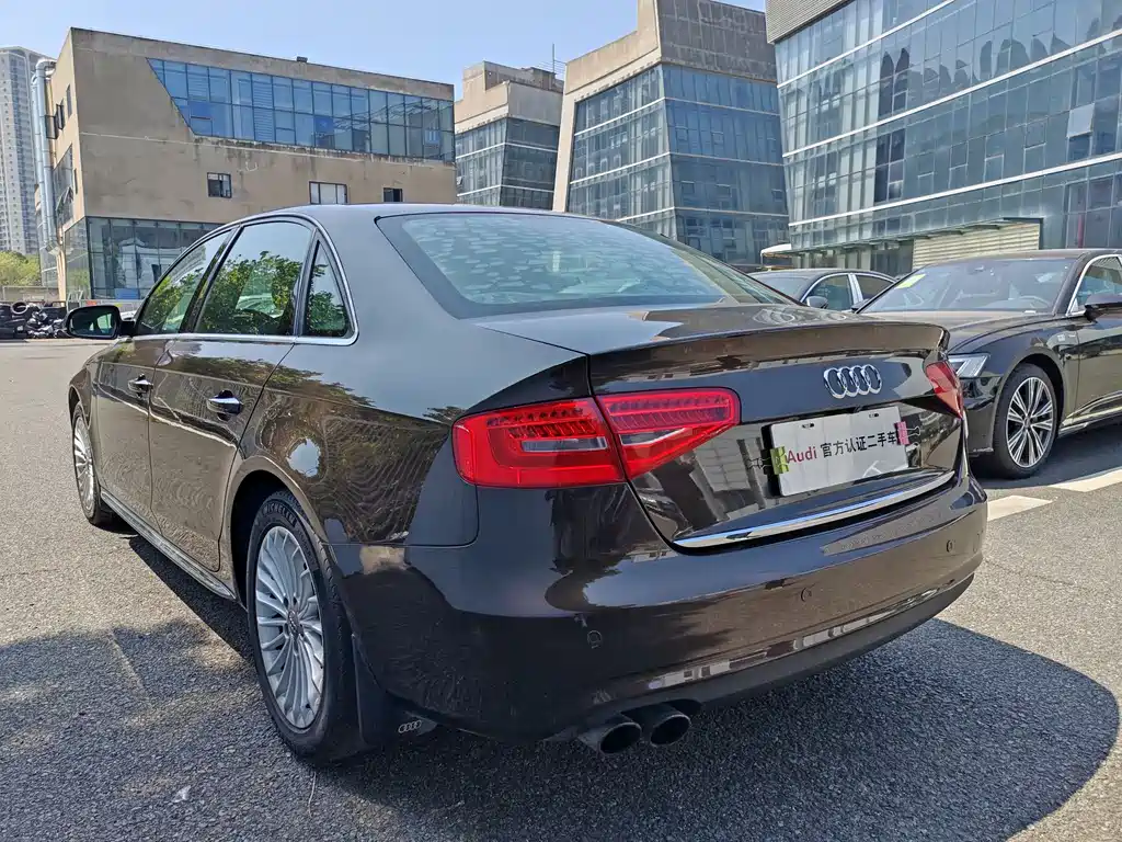 Audi A4L 2016 — фото 12