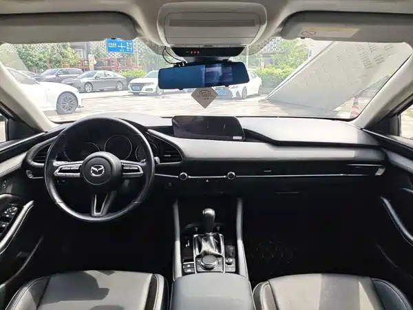 Mazda 3 Axela 2019