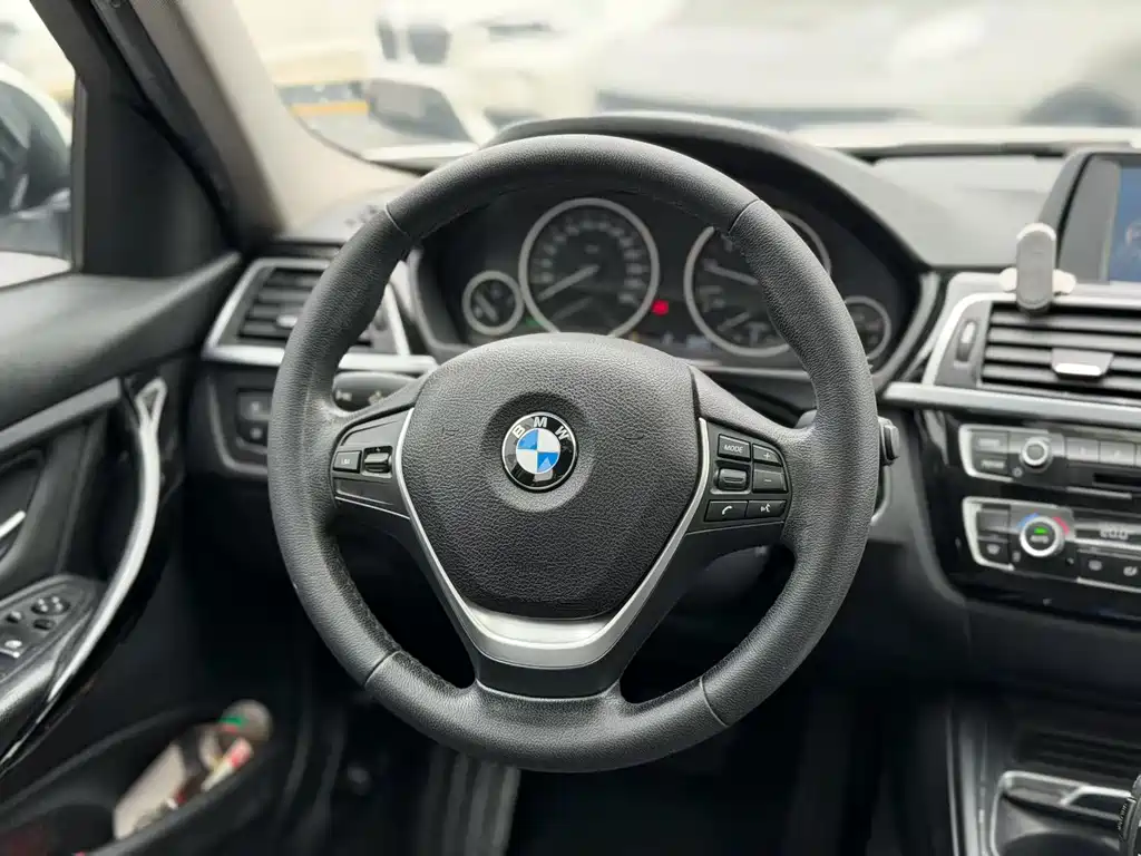 BMW 3 Series 2017