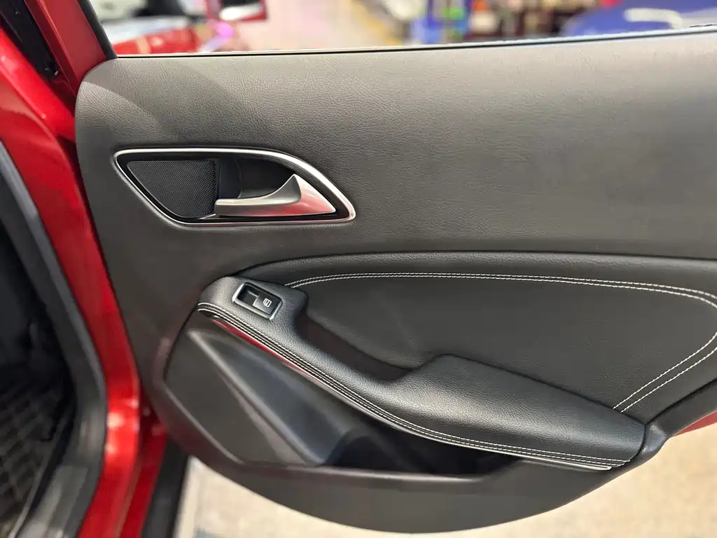 Mercedes-Benz GLA 2018 — фото 31