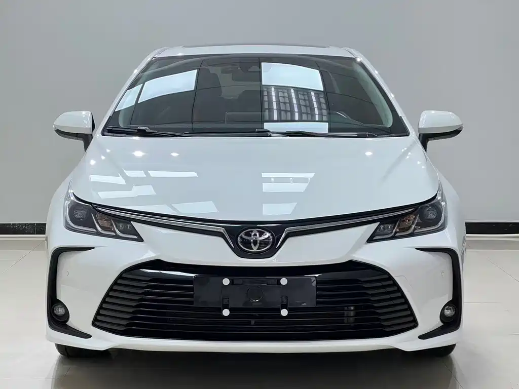 Toyota Corolla 2023 — фото 2