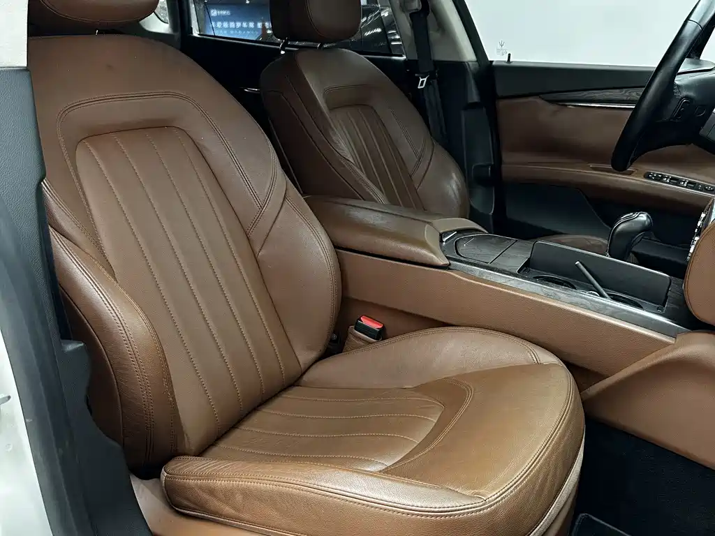 Maserati Quattroporte 2015 — фото 11