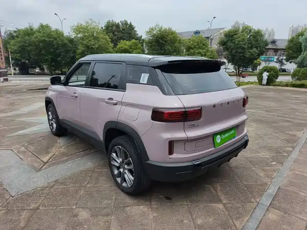 Geely ICON 2025