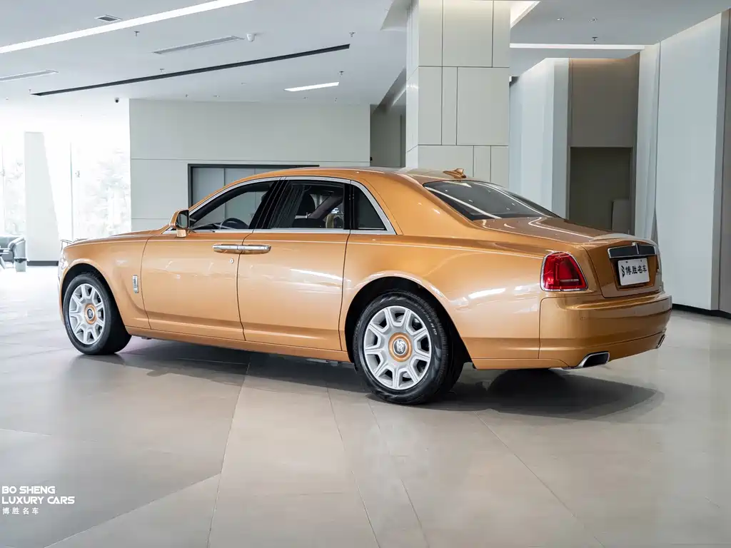 Rolls-Royce Ghost 2013 — фото 12