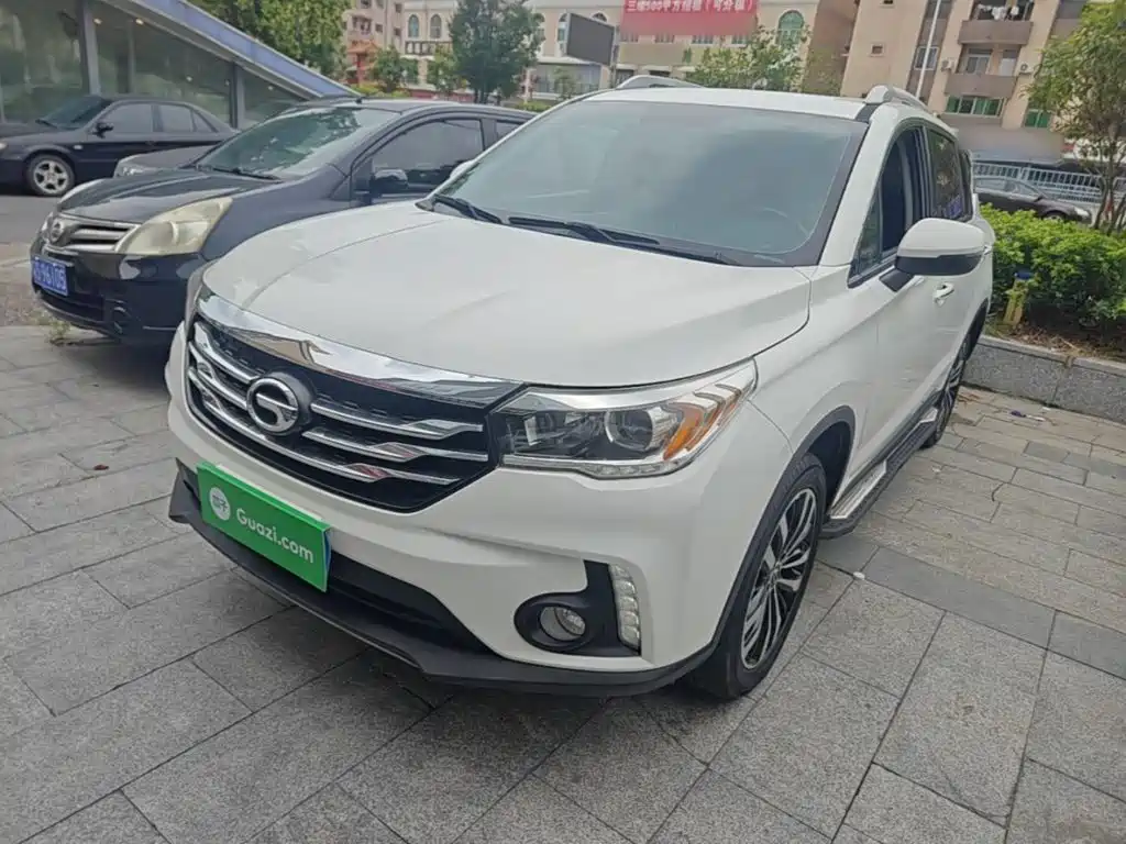 GAC Trumpchi GS4 2016 — фото 2