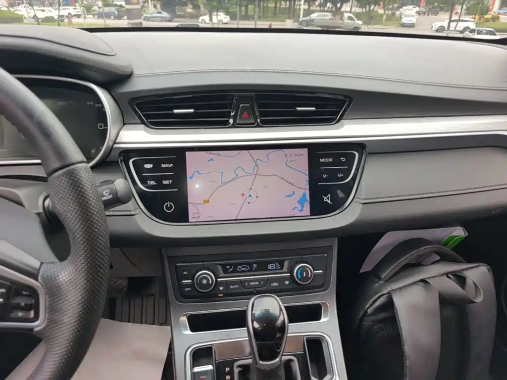Geely Emgrand 2019 — фото 13