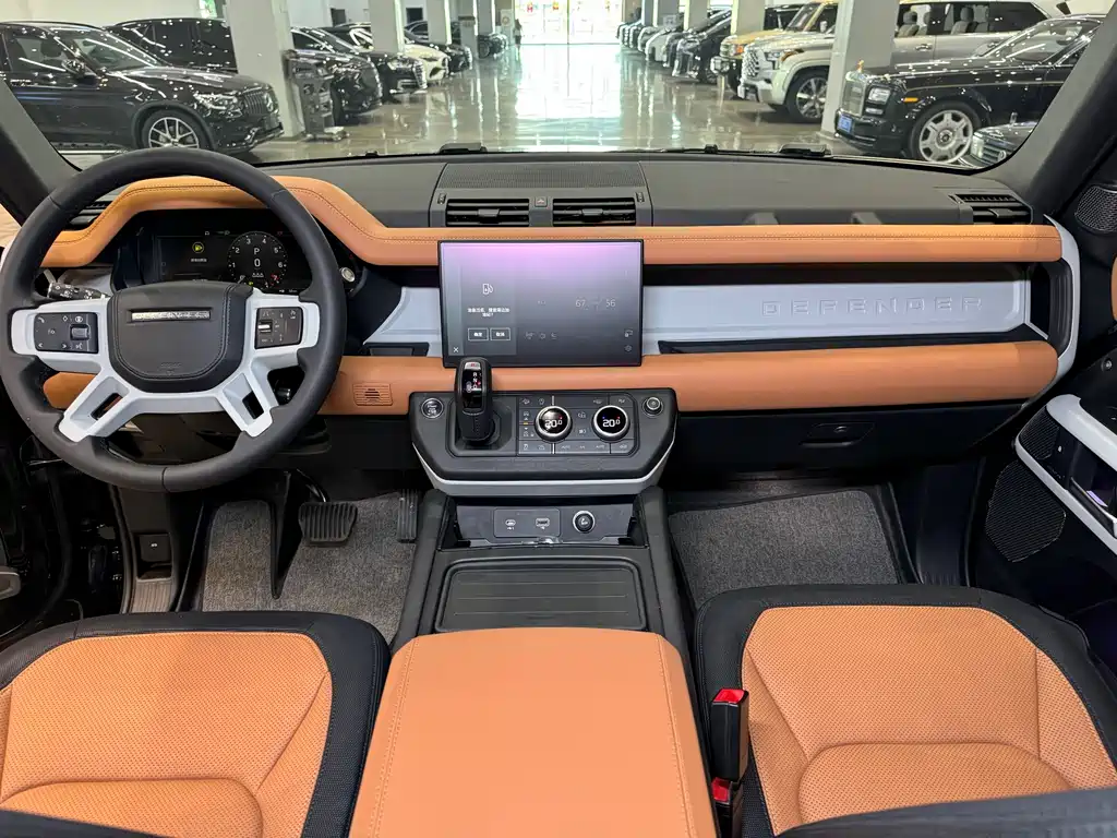 Land Rover Defender 2024 — фото 10