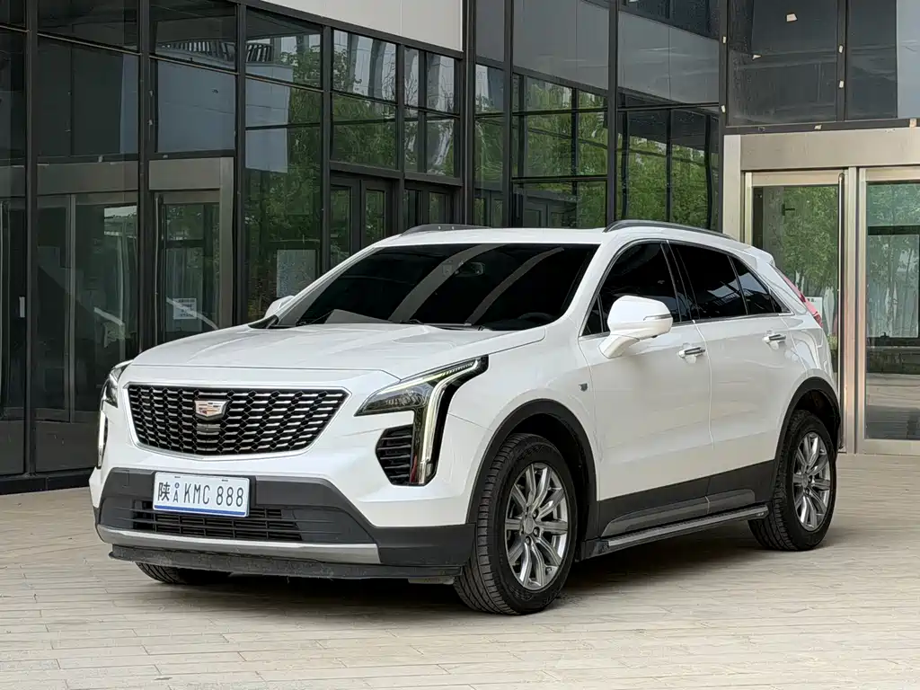 Cadillac XT4 2021 — фото 1