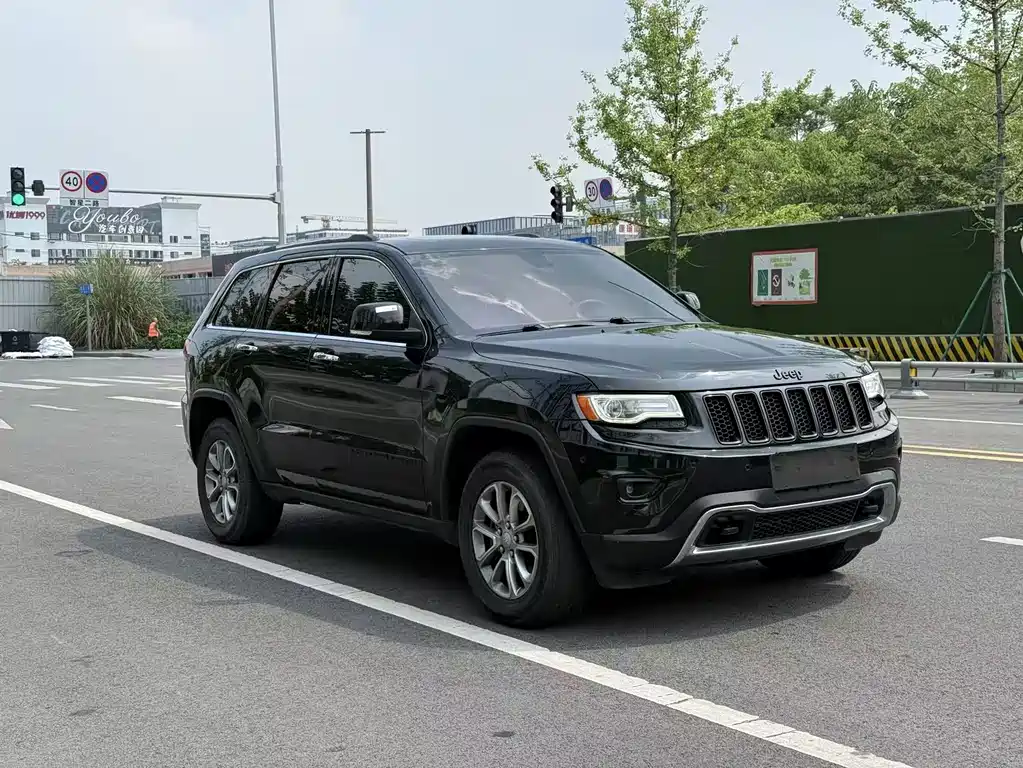 Jeep Grand Cherokee 2013 — фото 3