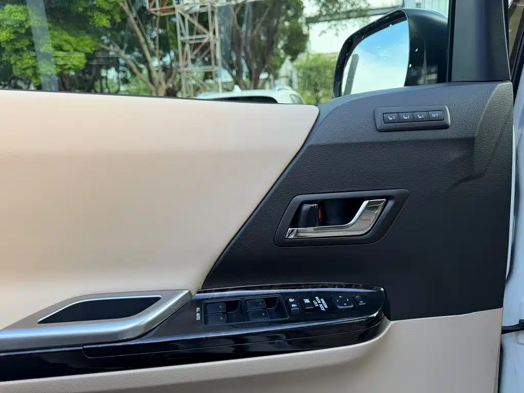 Toyota Alphard 2014 — фото 12