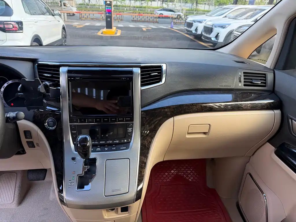 Toyota Alphard 2014 — фото 20