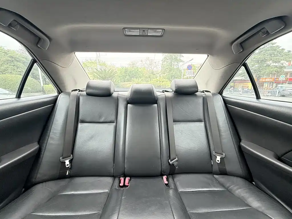 Toyota Camry 2016 — фото 12