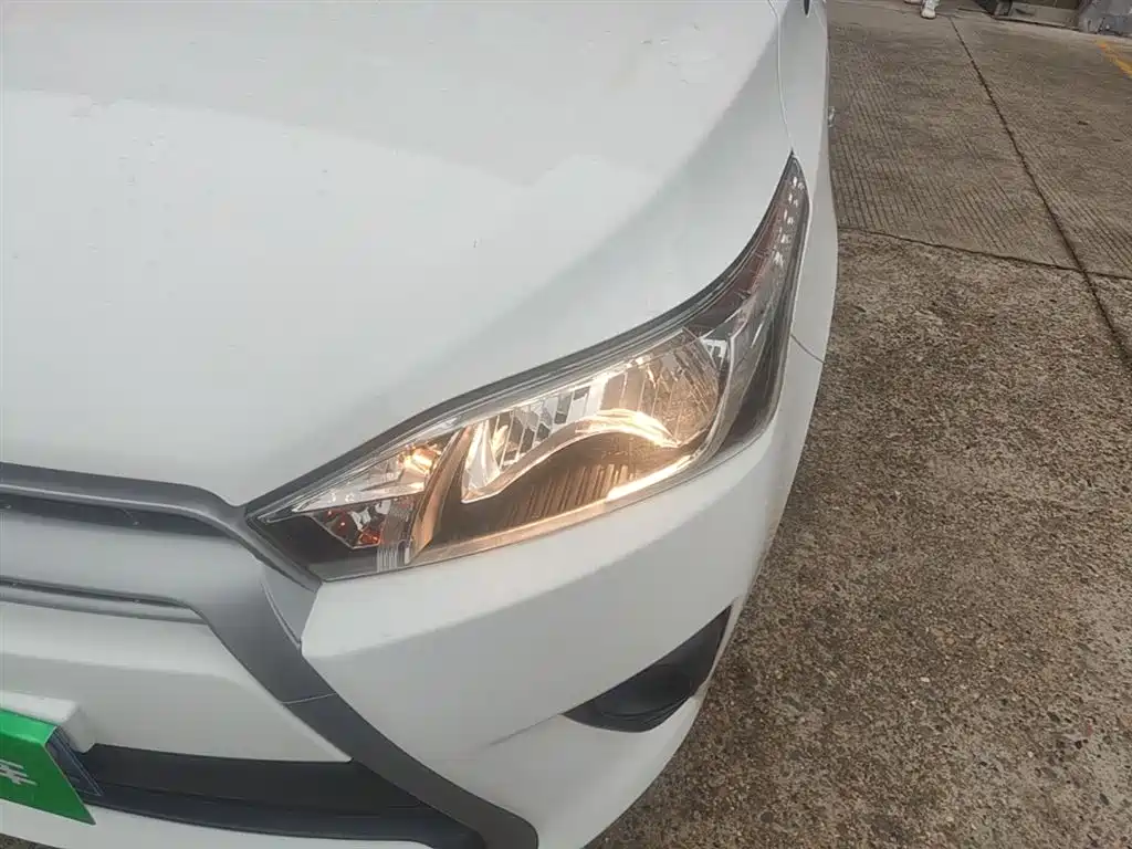 Toyota Yaris L 2016 — фото 23