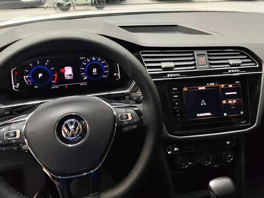 Volkswagen Tiguan L 2020 — фото 12